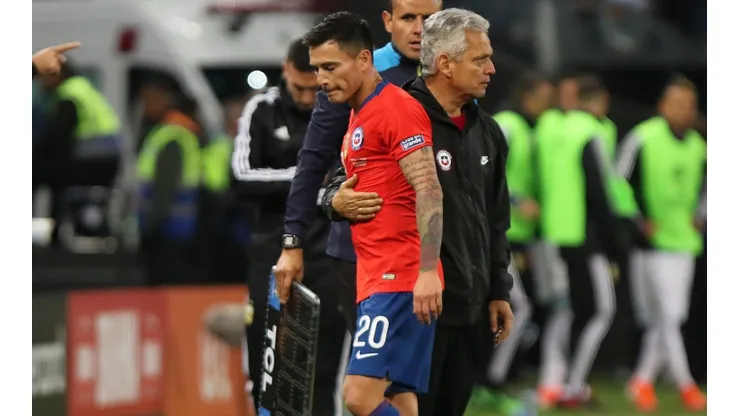 Charles no pudo estar con la Roja.