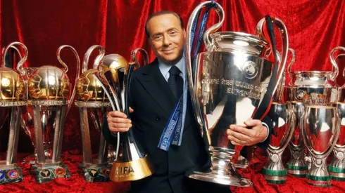 Los fanáticos del Milan no olvidan la imagen de Berlusconi multicampeón