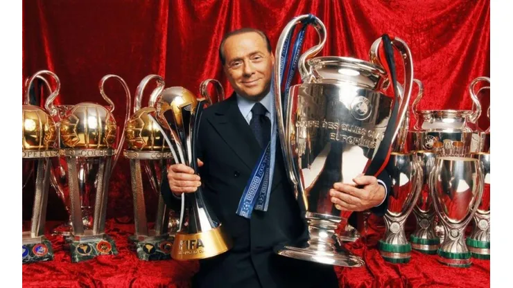 Los fanáticos del Milan no olvidan la imagen de Berlusconi multicampeón