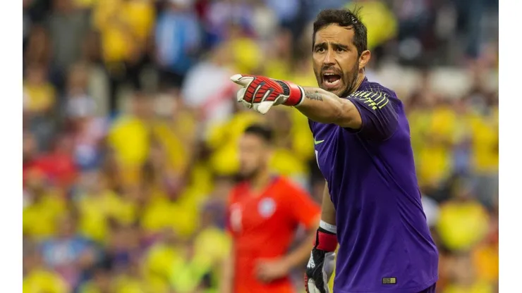 Bravo fue titular en el partido de Chile ante Colombia.
