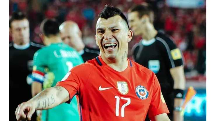 Gary Medel aprovechó y columpió a Maripán junto al Chino Ríos.