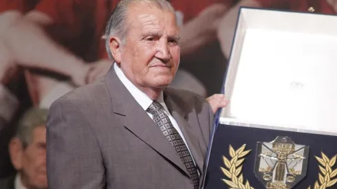 El símbolo azul afirma que la U se salva del descenso