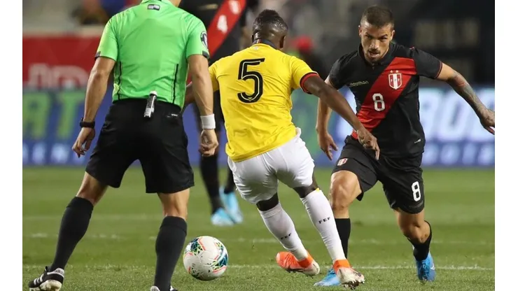 Costa en el amistoso de Perú ante Ecuador.