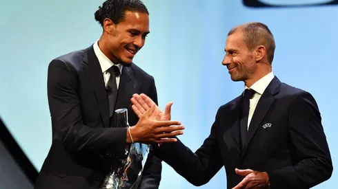 Van Dijk también fue nombrado mejor defensor de la temporada UEFA.