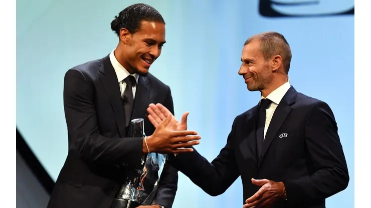 Van Dijk también fue nombrado mejor defensor de la temporada UEFA.