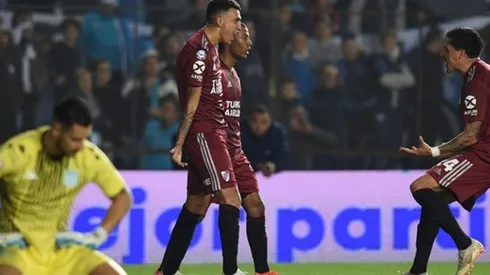 Durísima derrota del Racing de Arias y Díaz.