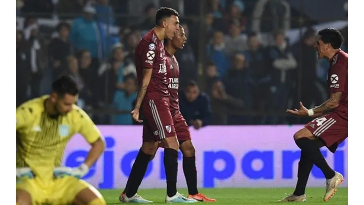 Durísima derrota del Racing de Arias y Díaz.
