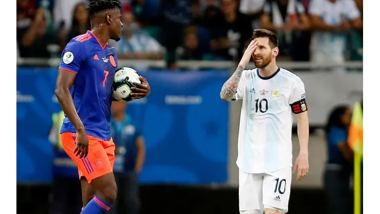 Colombia le pega a Argentina y Messi.