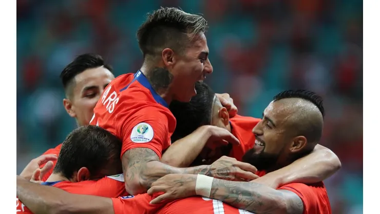 Chile pasó a cuartos y va por el primer lugar ante Uruguay.