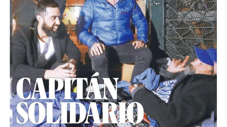 Bravo comparte con gente en situación de calle.