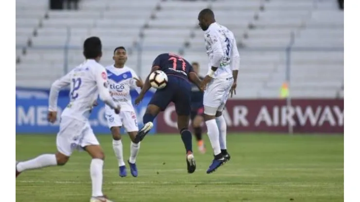 Tres autogoles en un partido de Copa Libertadores