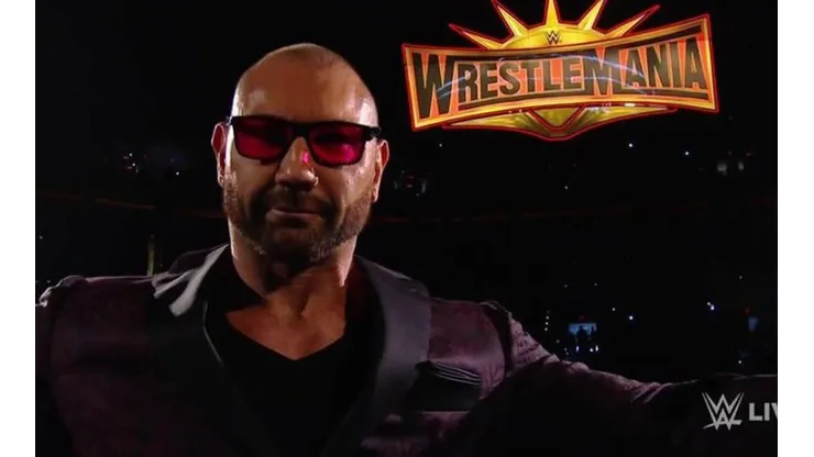 El último mensaje de Batista a Triple H: "Bésame el trasero"