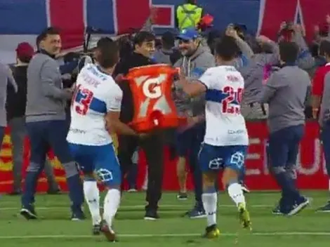 [Video] Quinteros no se salvó de la mojada de sus jugadores