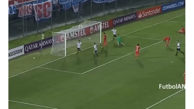 El gol fue del lateral izquierdo uruguayo