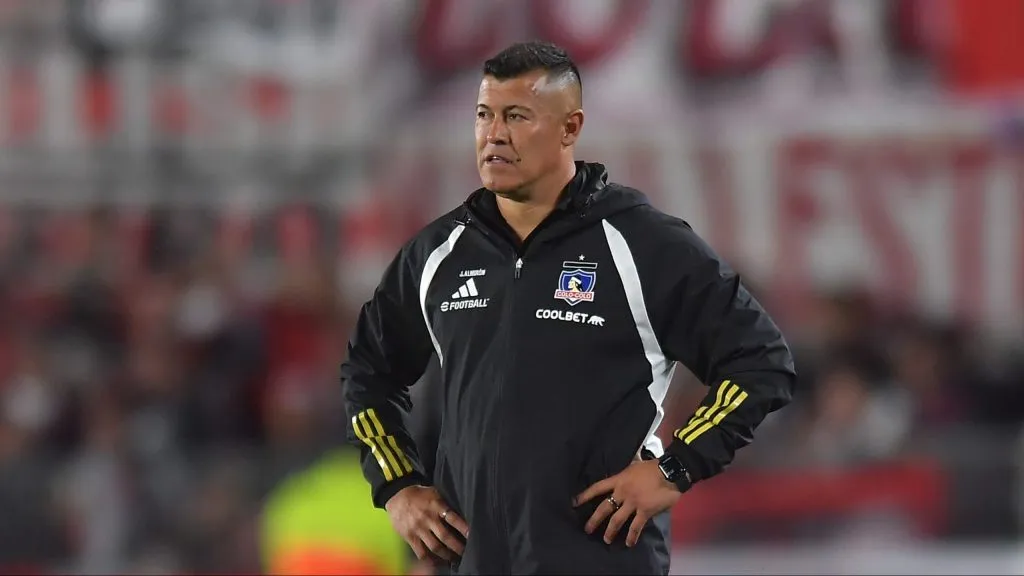 Jorge Almirón cambia el once de Colo Colo.