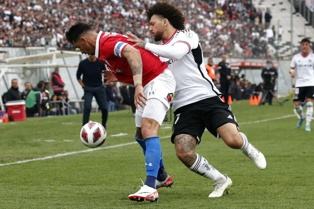Fernando Zampedri puede marcar su histórico gol con Universidad Católica nada menos que contra Colo Colo y en el Estadio Monumental, donde nunca anotó. Foto. Photosport.