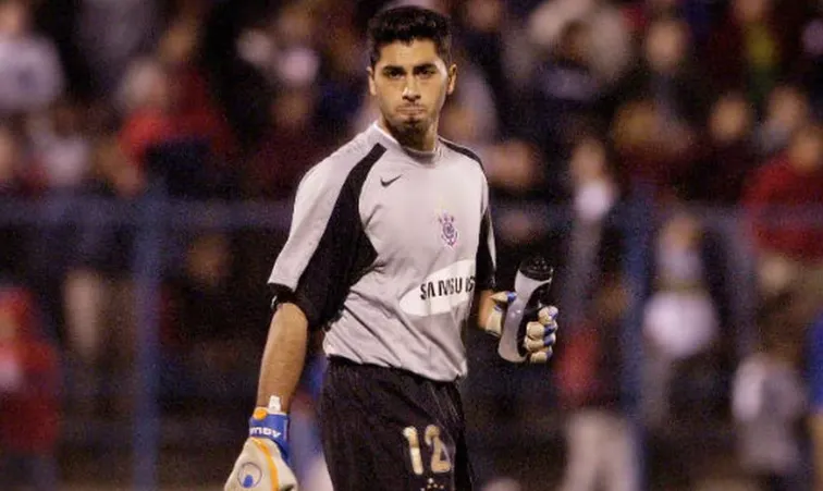 Johnny Herrera estuvo un año en el Corinthians en 2006. Foto: Archivo La Tercera.