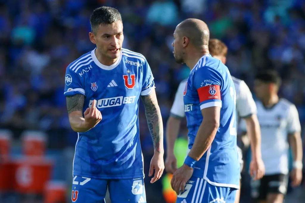 Los referentes de la U también recibieron palo de Vidal a la pasada.