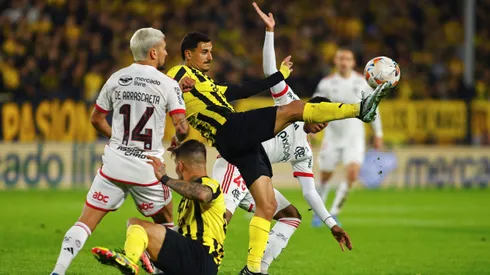 Peñarol eliminó a Flamengo de la Copa Libertadores.