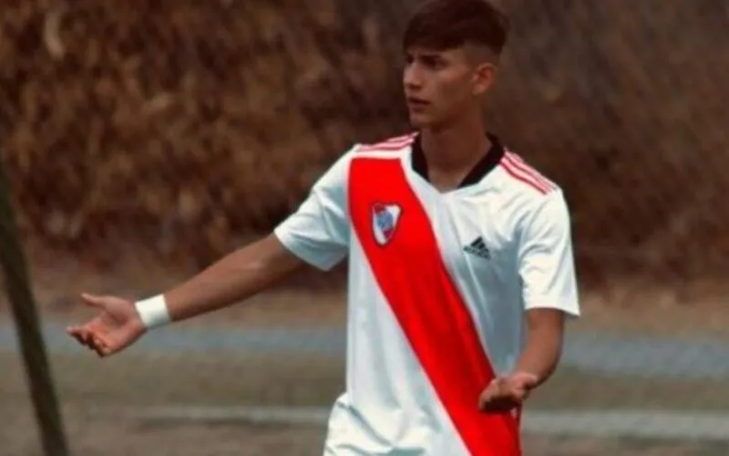 El joven Martín Lucero seguirá en Colo Colo.