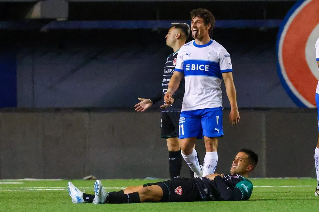 Universidad Católica ganó, sigue vivo en la lucha por el título y complicó a Deportes Copiapó en la tabla. Foto: Photosport.