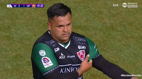 Nicolás Vargas se burló de los hinchas de la UC tras su expulsión.