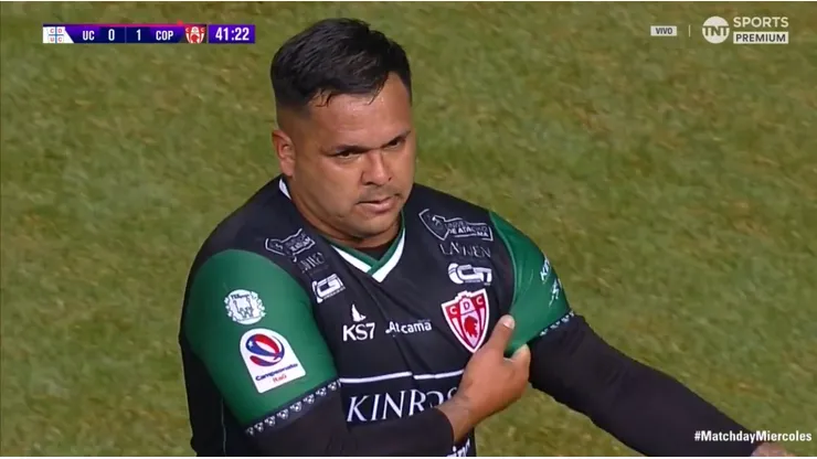 Nicolás Vargas se burló de los hinchas de la UC tras su expulsión.