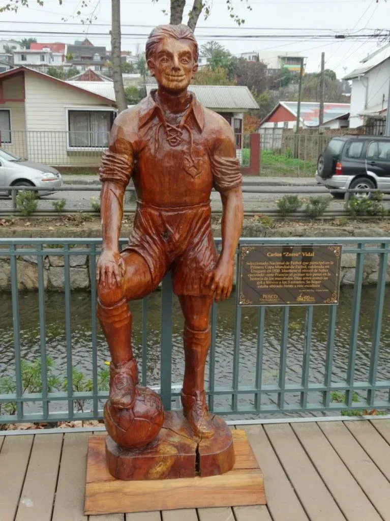 La estatua del Zorro Vidal en Penco. Crédito: Diario El Longino
