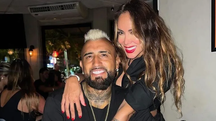 Sonia Isaza se puso la camiseta de Colo Colo para defender a Vidal.