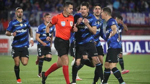 Huachipato está furia con Cristián Garay, por el penal para la U.