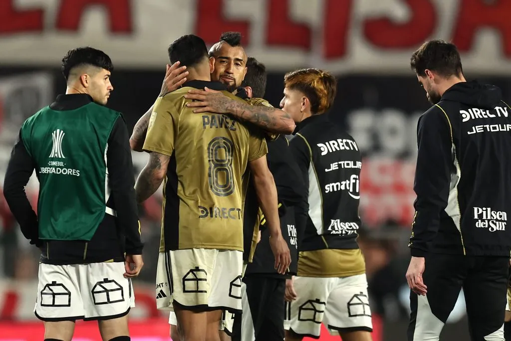 Arturo Vidal levantó a sus compañeros tras la eliminación ante River Plate. Foto: Alejandro Pagni/Photosport