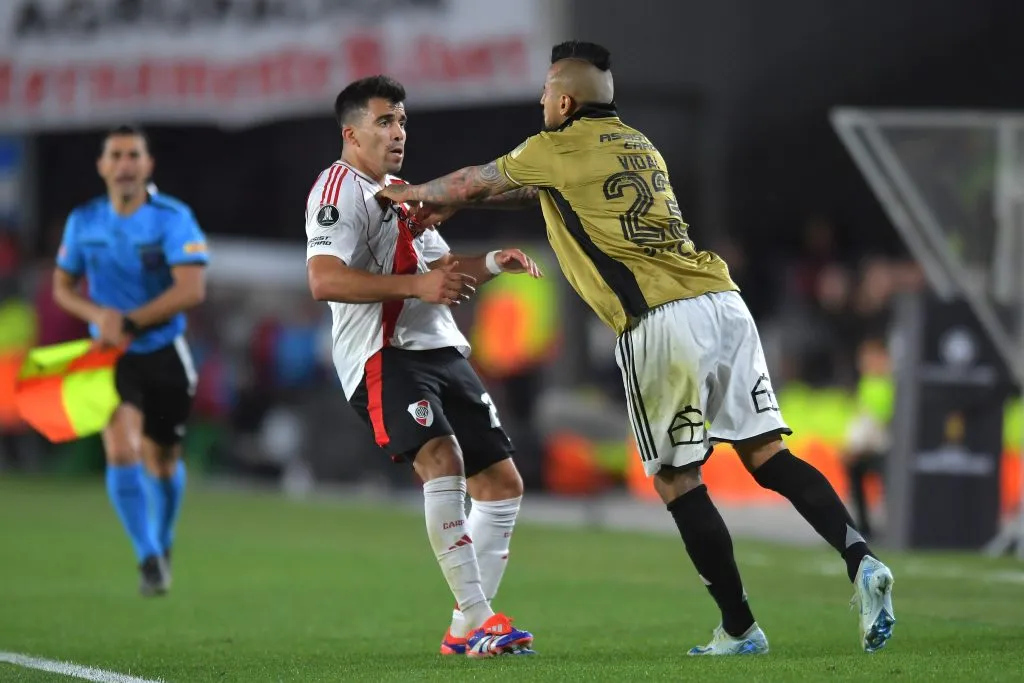 Arturo Vidal peleó con todos en Argentina. (Photo by Marcelo Endelli/Getty Images)