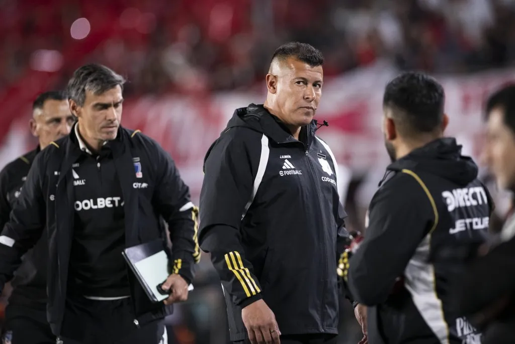 Almirón sufrió con River en el Monumental. Foto: Imago