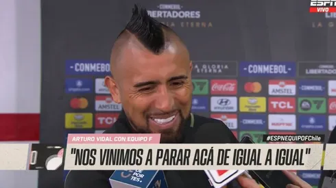 Valdivia estuvo como periodista en la zona mixta con Vidal.