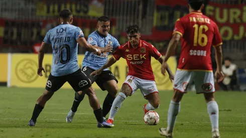 Juan Fuentes y Ariel Uribe en el partido de O'Higgins vs Unión Española, en la primera rueda del Campeonato Nacional 2024.