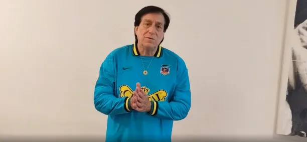 La camiseta que subasta Roberto Rojas.