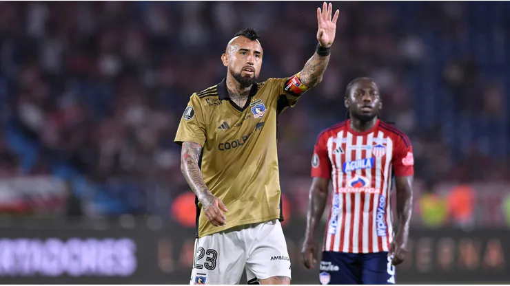 Arturo Vidal desvela la camiseta que usará Colo Colo ante River en Buenos Aires.