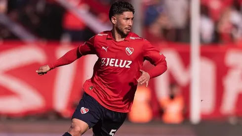 Felipe Loyola es figura dentro de la cancha con Independiente y fuera de ella en las redes sociales.