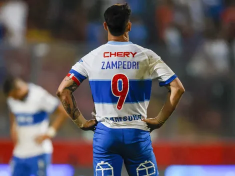 Hinchas de la U roban lienzo para la celebración de Zampedri