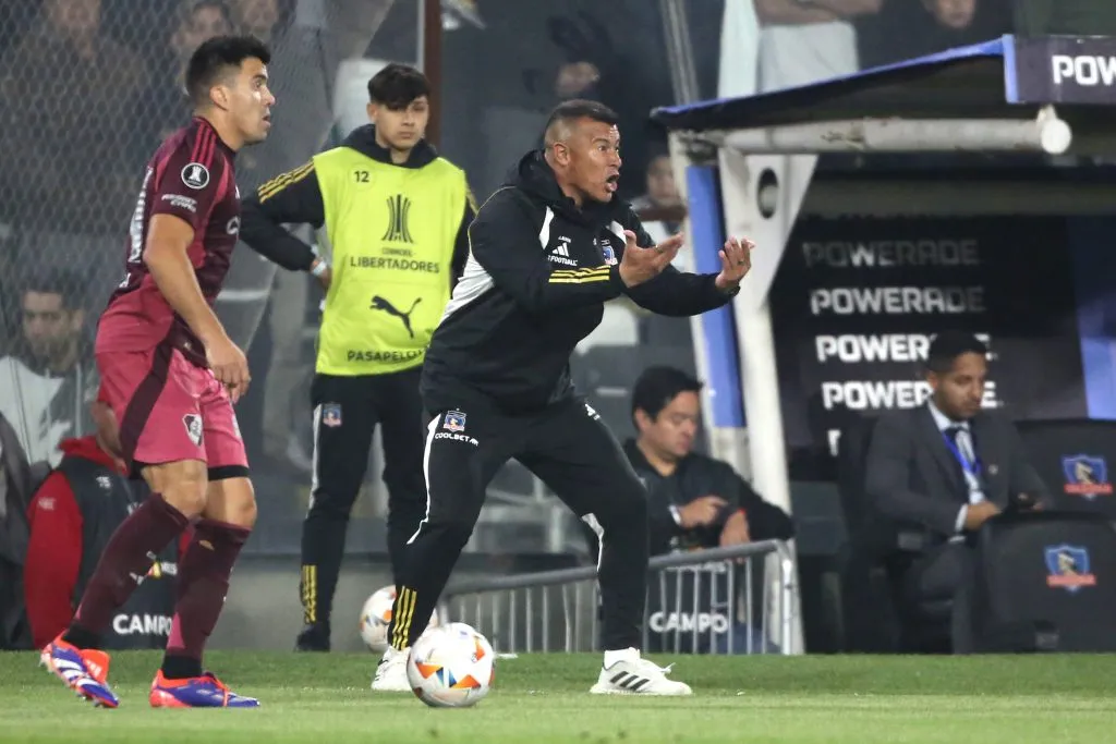 Jorge Almirón llamó a Colo Colo a no achicarse ante River Plate en la Copa Libertadores. Foto: Photosport.
