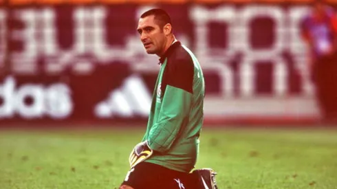 Tapia tal vez fue el que más sufrió con el golazo de Ivica Vastić.