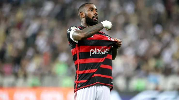Gerson festeja su gol contra Vasco da Gama en la jornada 26 del Brasileirao.