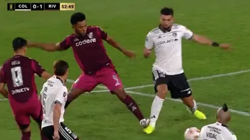 Emiliano Amor y Colo Colo pidieron roja para Miguel Borja