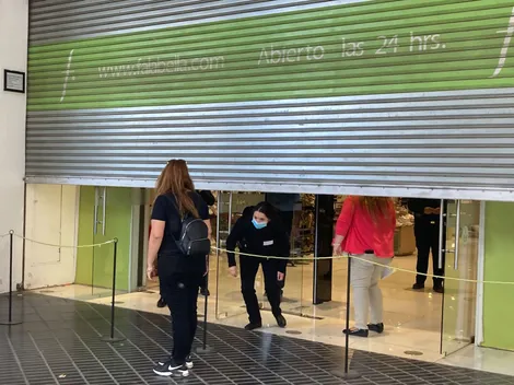 ¿A qué hora cierran los malls hoy miércoles 18 de septiembre?