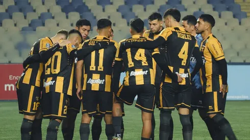 Fernández Vial la pasa muy mal.