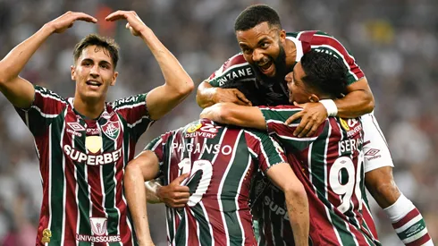 Los jugadores de Fluminense festejan el gol contra Sao Paulo en el Estadio Maracaná.