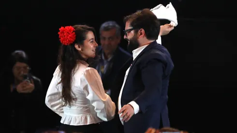 El Presidente Gabriel Boric Font bailó con su nueva pareja en la inauguración de las fondas del Parque O'Higgins.
