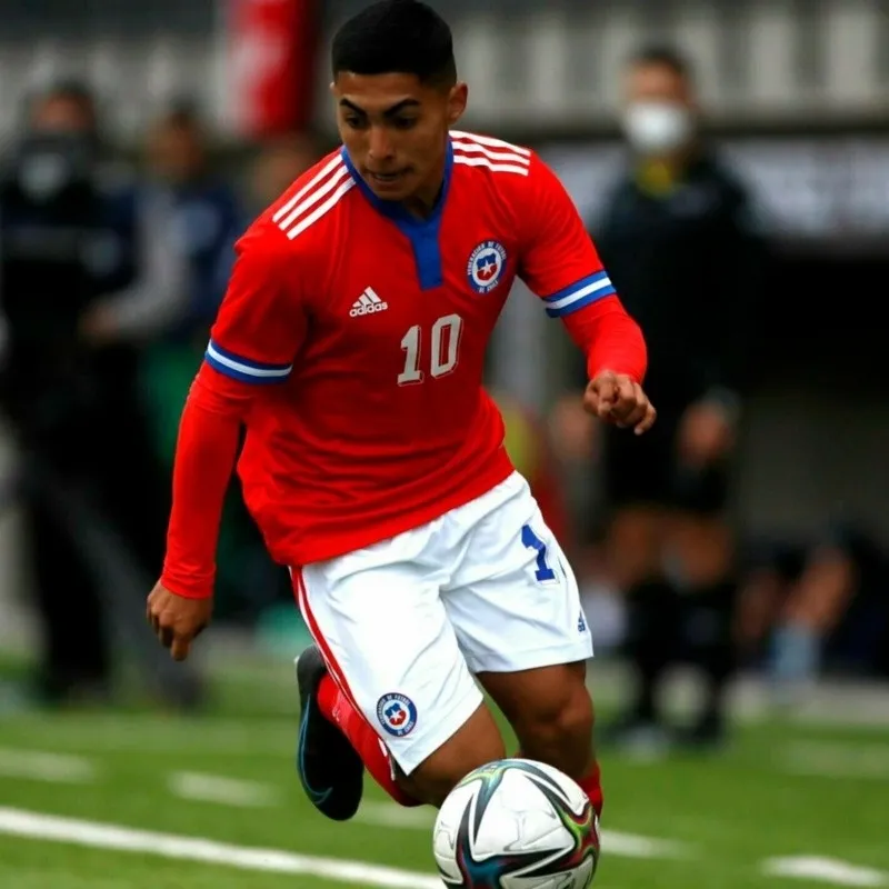 Jordhy espera tener un espacio en la selección chilena