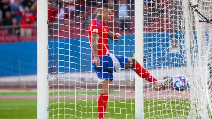Misterchip respaldó a Vargas por su gol ante Lampe