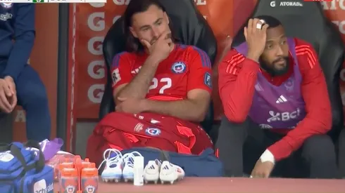 Brereton apesadumbrado en la banca luego del cambio ante Bolivia